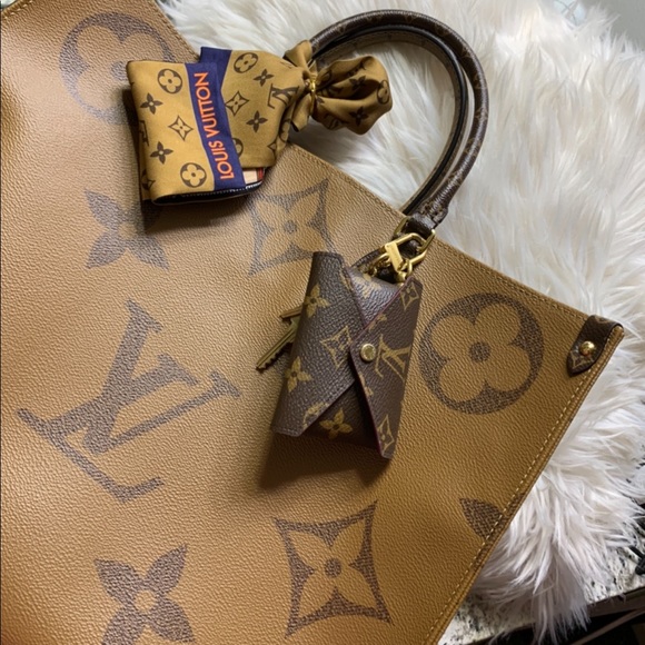 💕 LV Onthego GM w/ mono straps - Picture 5 of 17